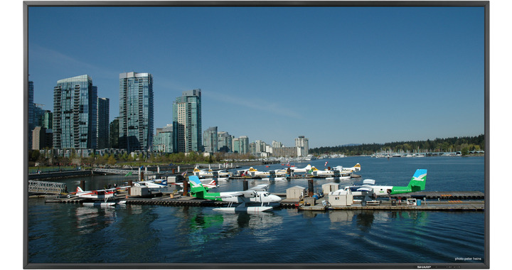 60", LED, 2000 Кд/м2, 1920х1080, Динамическая контрастность 1000000:1, HDMI, VGA, 24/7, рамка 19.8 мм, Масса 45 кг, UV2A. Горизонтально/Вертикально